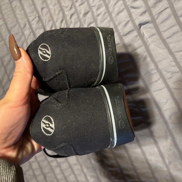 Size 11 Solid Black Heelys - Picture 3 of 6